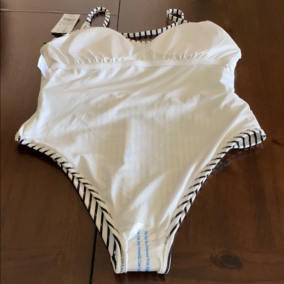 Shade & Shore Women's Ribbed 1 Piece Swimsuit - Picture 6 of 8